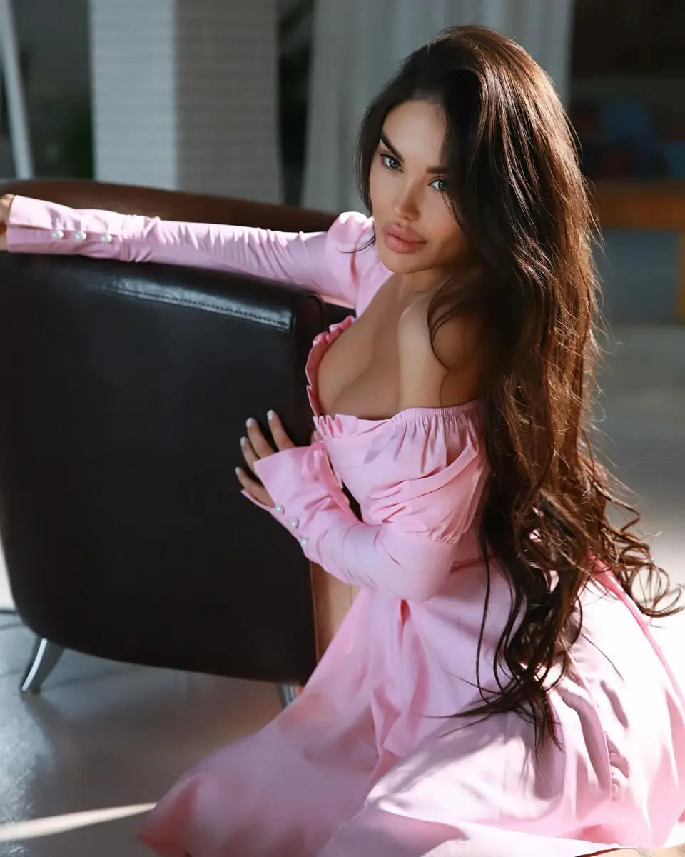 Julia profile in Dubai