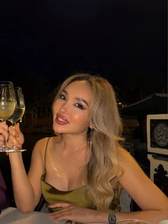 Melania profile in Dubai