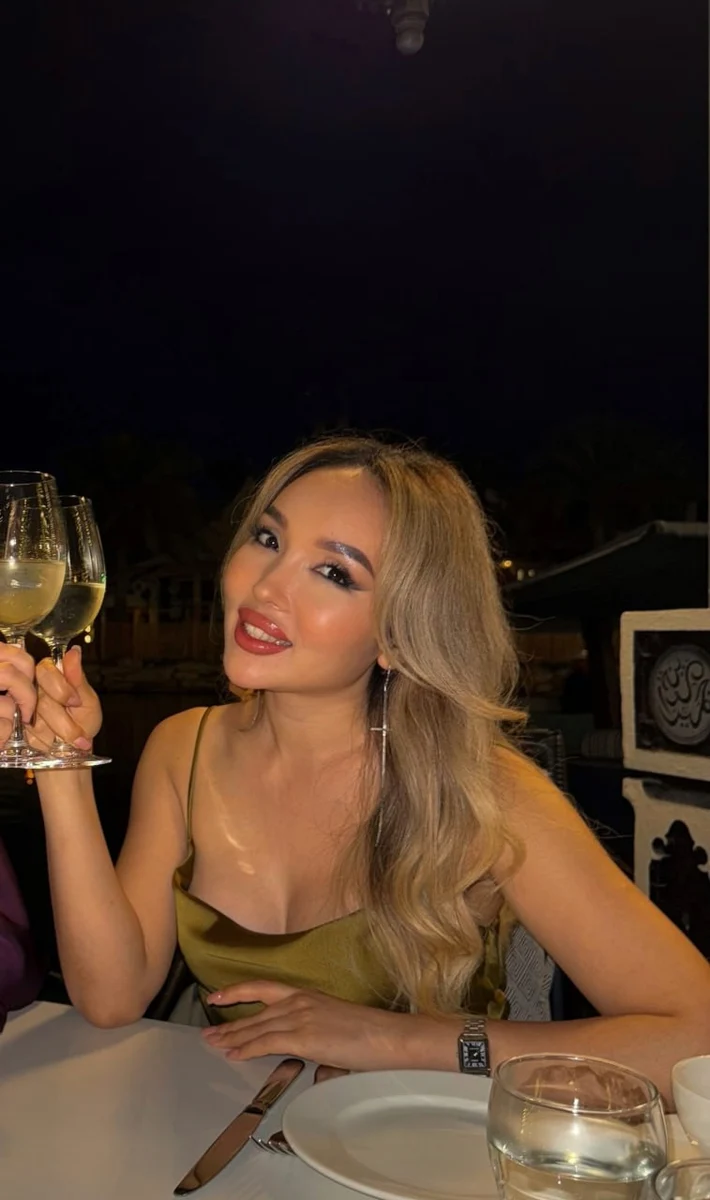 Melania profile in Dubai