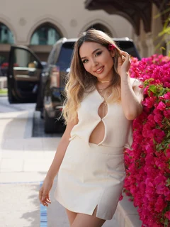 Melania profile in Dubai