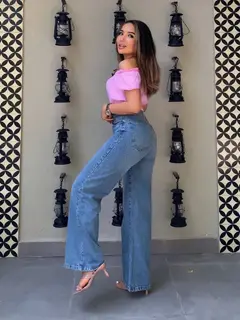 Melania profile in Dubai