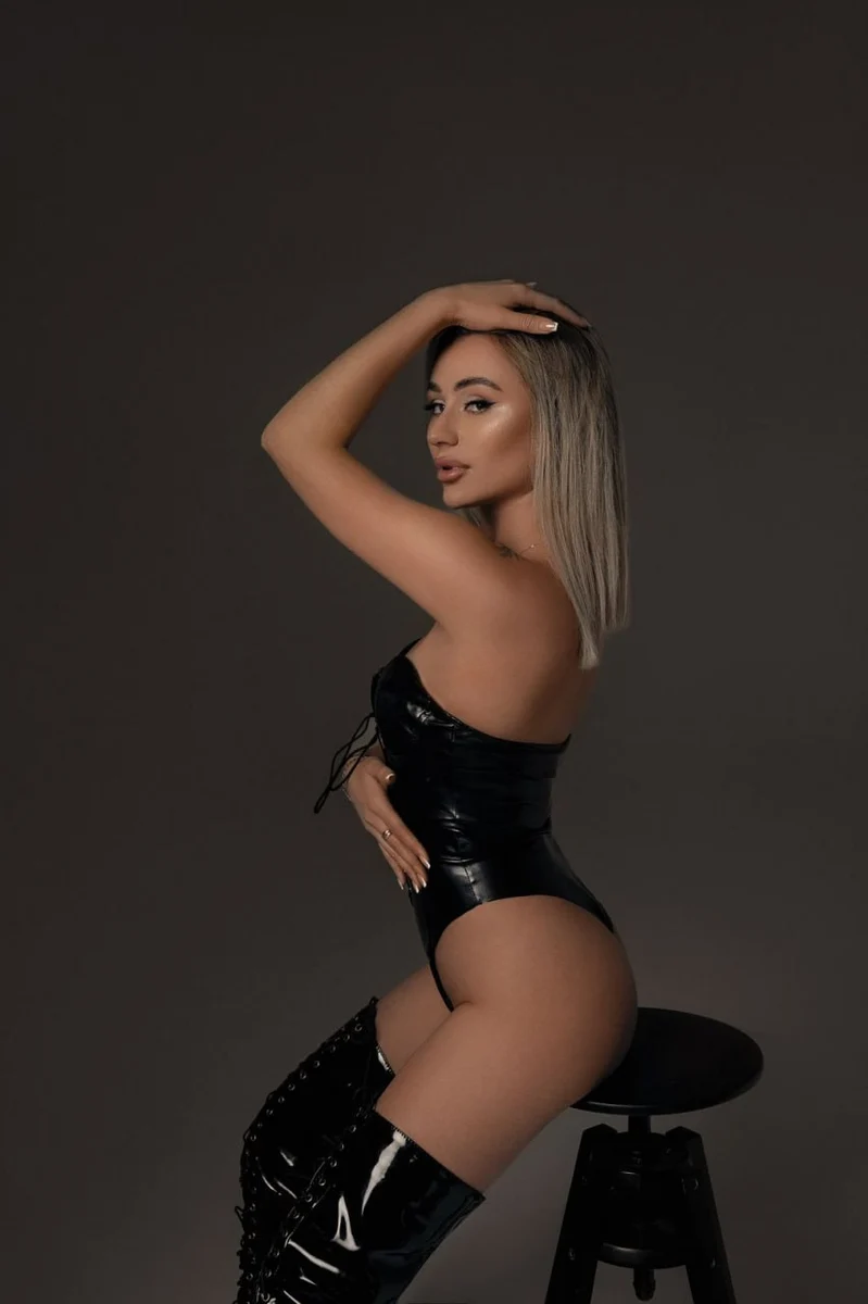 Pavlina profile in Dubai