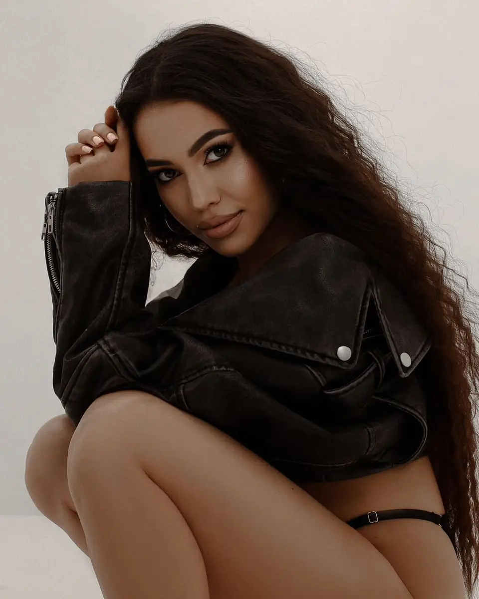Sarina profile in Dubai
